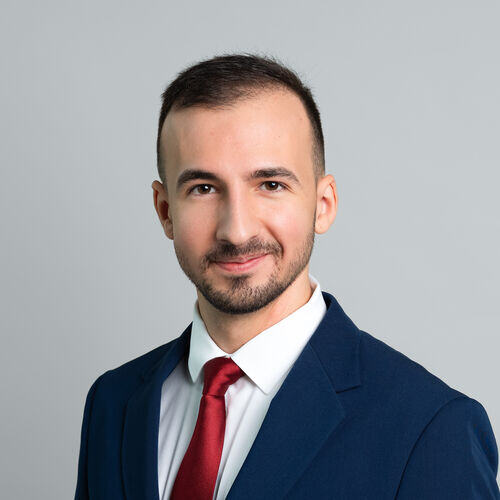 26_Dominic DAversa Invest Portrait