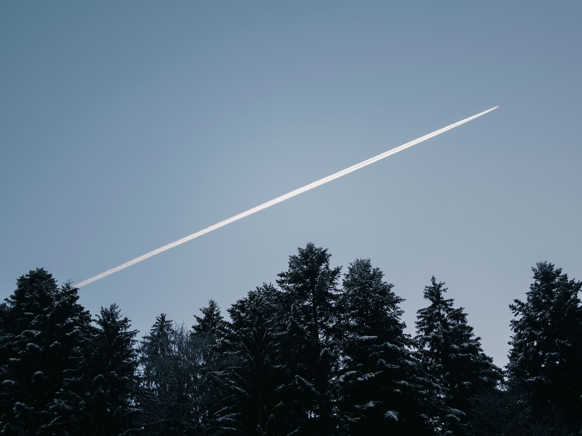 Kondensstreifen Flugzeug